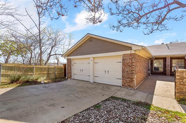 Building Photo - 6005 Valley View Dr