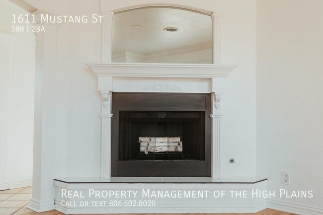 Building Photo - COMPLETELY REMODELED IN WESTLAWN
