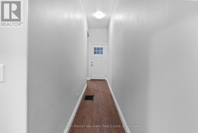 Building Photo - 56 Yarmouth St