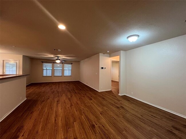 Foto del edificio - 293 Camelia Pkwy