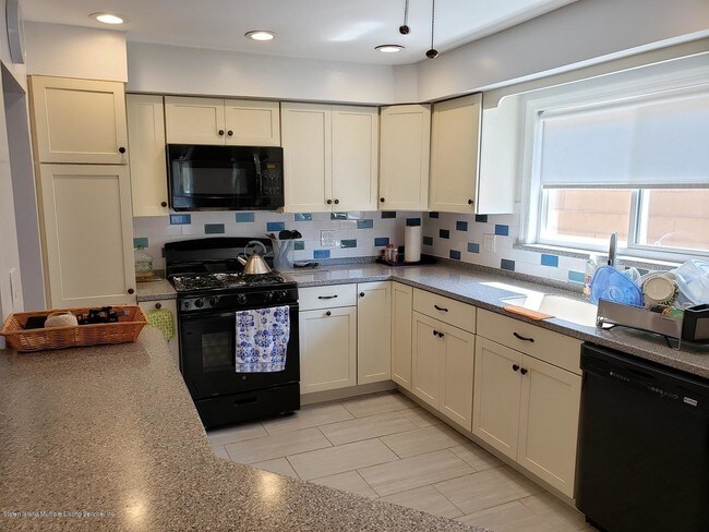 Foto del edificio - 431 Klondike Ave