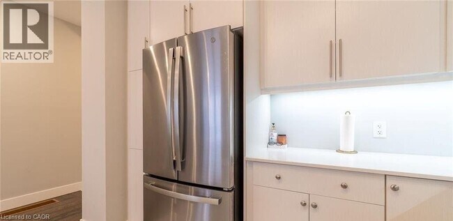 Photo du bâtiment - 689 Chelton Rd