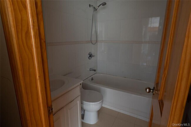 Foto del edificio - 33-04 214th Pl