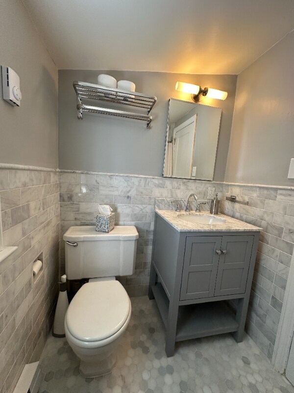 Building Photo - 451 Hamel Ave