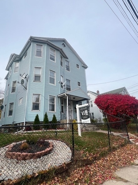 Foto del edificio - 37 Rocky Hill Ave