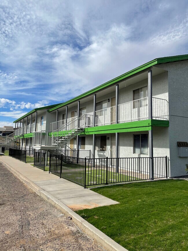 Foto del edificio - 2006 N 51st St