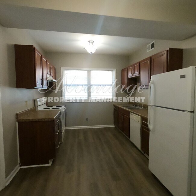 Foto del edificio - Midtown Newly Renovated Apartment - Move I...