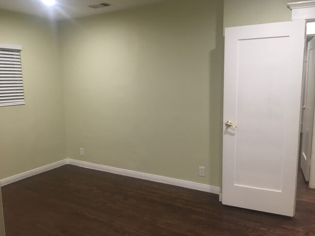 Building Photo - 1017 Allen Ave