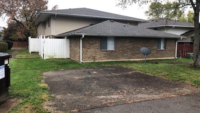 Foto del edificio - 1211-304 Hilltop Circle