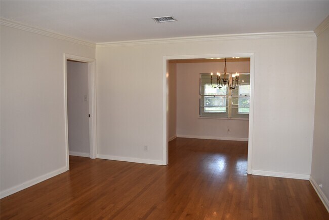 Foto del edificio - 5911 Hornwood Dr