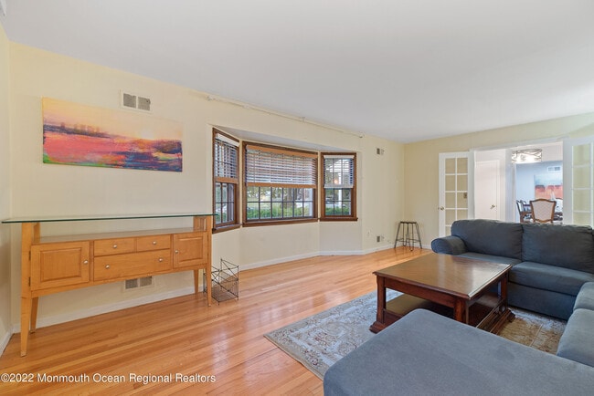 Building Photo - 2 Karen Ct