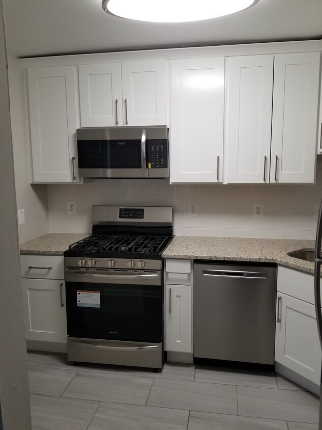3124 Brinkley Rd Unit 302 Room B, Temple Hills, MD 20748 Condo for