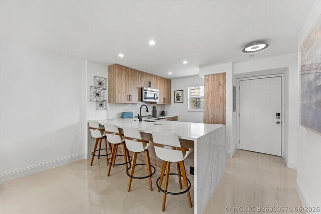 Foto del edificio - 1391 S Ocean Blvd