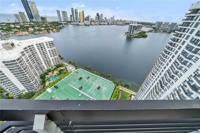 Foto del edificio - 3530 Mystic Pointe Dr