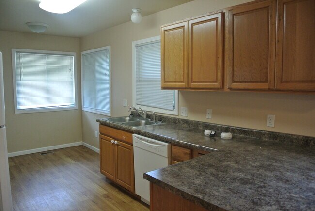 Foto del edificio - 3 Bedroom House!