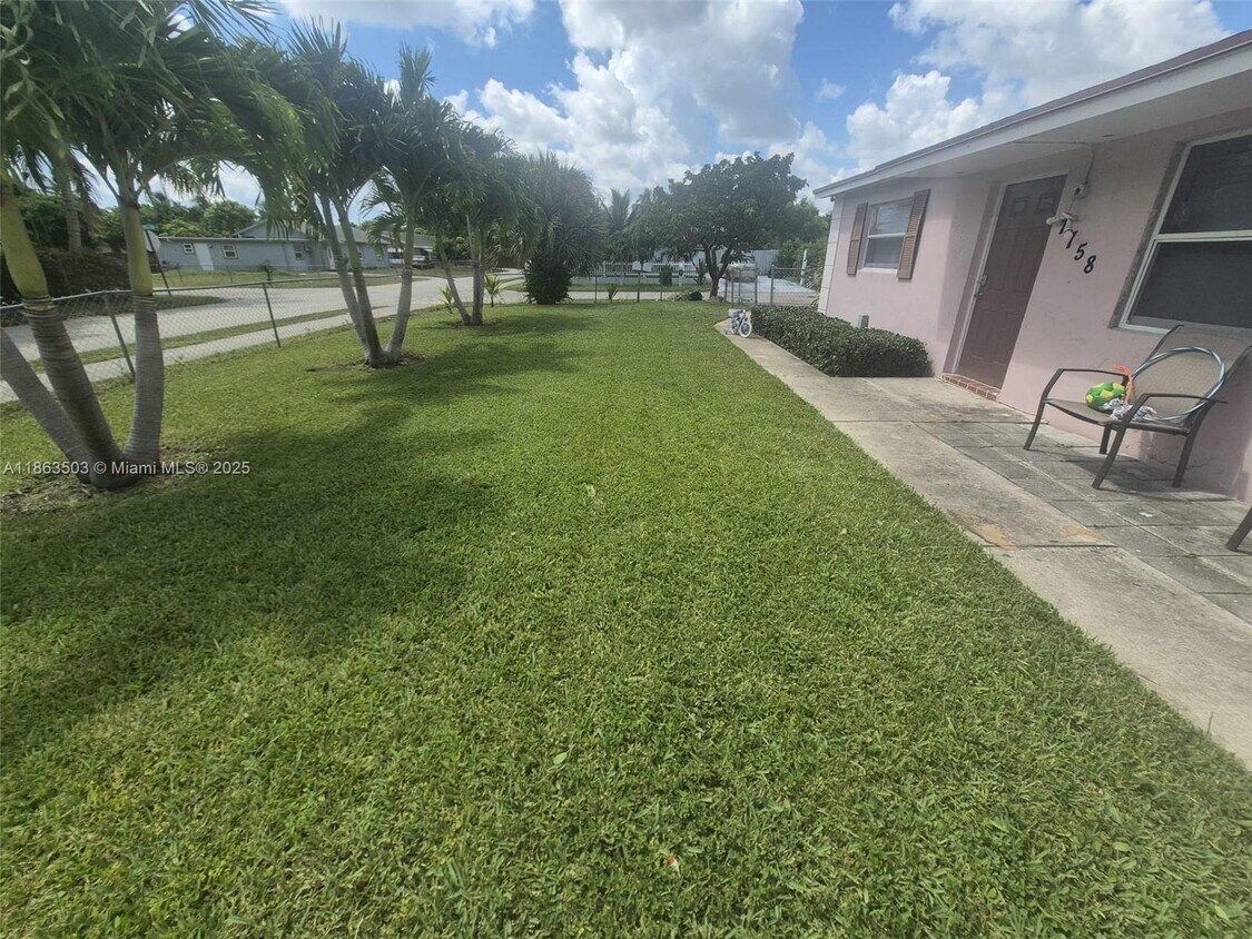 Foto principal - 7756 Washington Ave