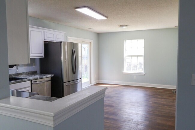 Foto del edificio - 1003 Providence Way