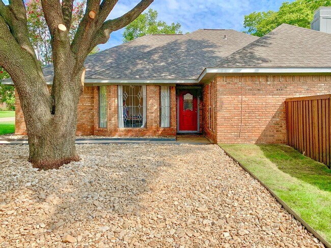 Building Photo - 3008 Osceola Dr