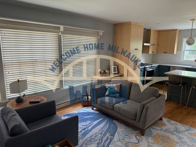 Foto del edificio - 8233 W Chestnut St