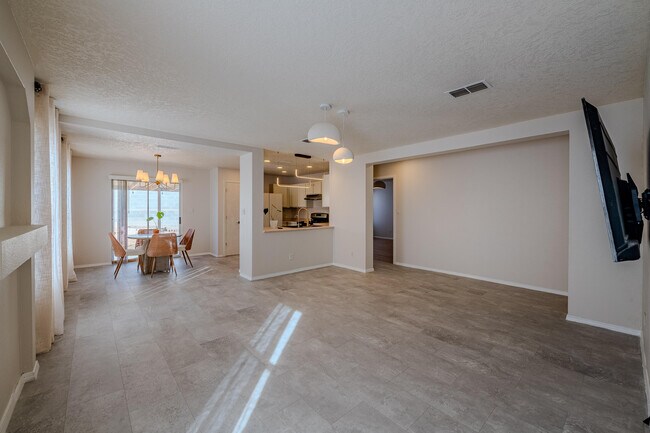 Foto del edificio - 4031 Cresta Park Ave NW