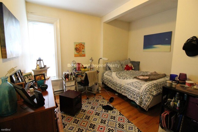 Foto del edificio - 2 br, 1 bath  - 27 Linwood St