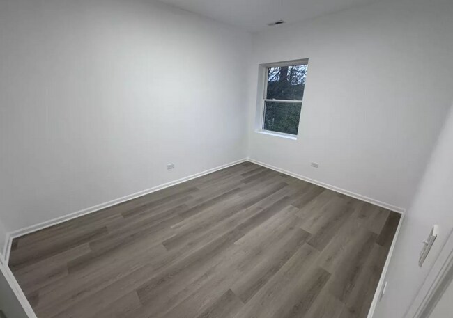 Foto del edificio - 8044 S Maryland Ave