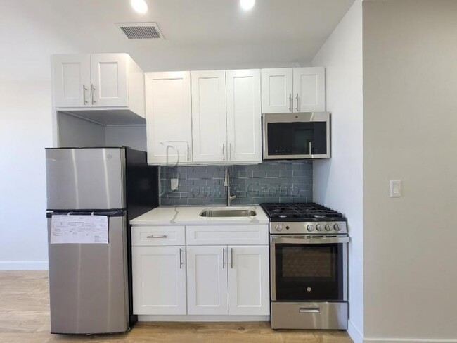 Building Photo - 0 bedroom in WOODSIDE NY 11377