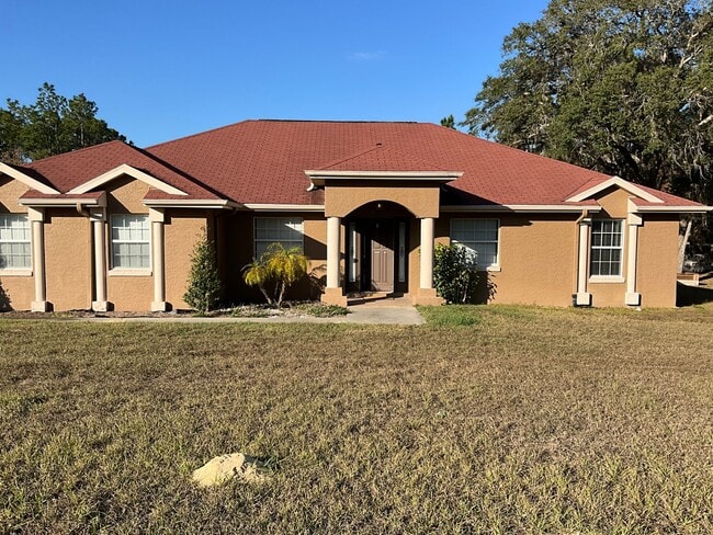 Foto del edificio - Gorgeous and Beautifully Maintained 3/2 Home on Close to an Acre