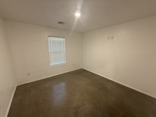 Building Photo - 11656 County Rd 3585