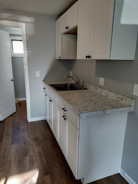 Building Photo - 164 Elm St