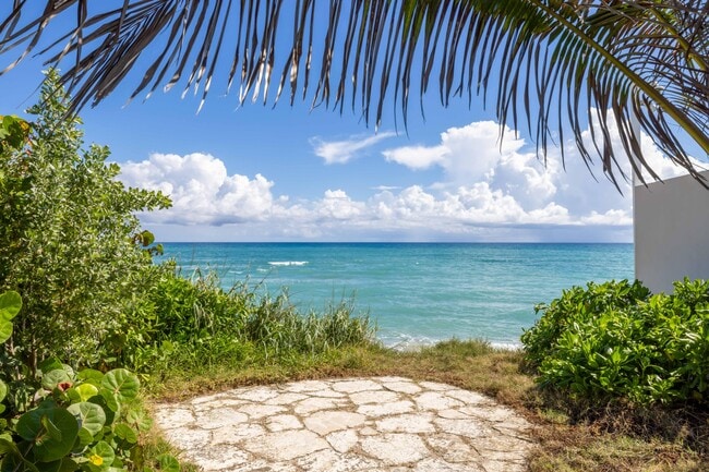 Foto del edificio - 1048 S Ocean Blvd