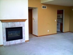 Building Photo - FALL 2026!!!  3-bedroom, 2.5-bath town-home minutes from UIHC