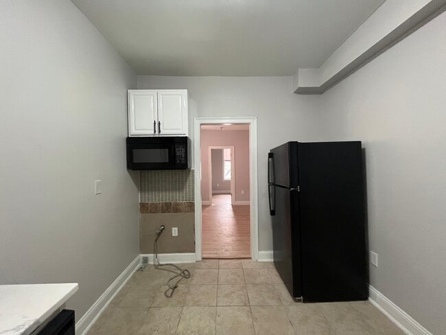 Building Photo - 234 56th St