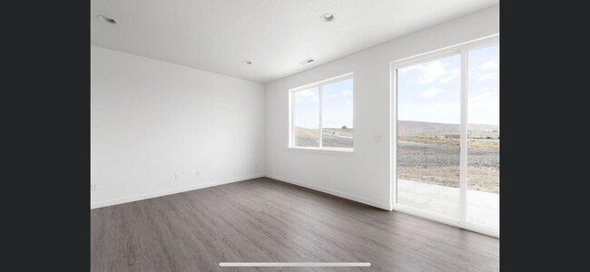 Foto del edificio - 6995 Sully Ln