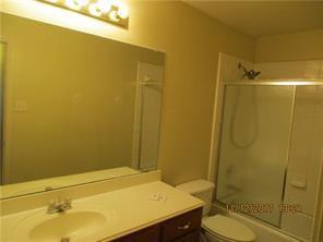 Foto del edificio - 601 Babbling Brook Dr