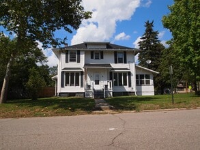 Building Photo - 132 Union St