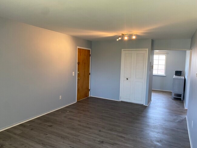 Living Room - 8280 Crestview Dr