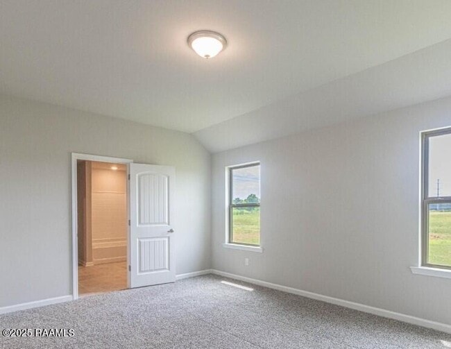 Foto del edificio - 136 Romain Picard Dr