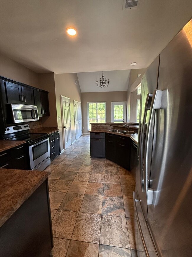 Building Photo - Beautiful 3 Bedroom 2 Bath in country setting