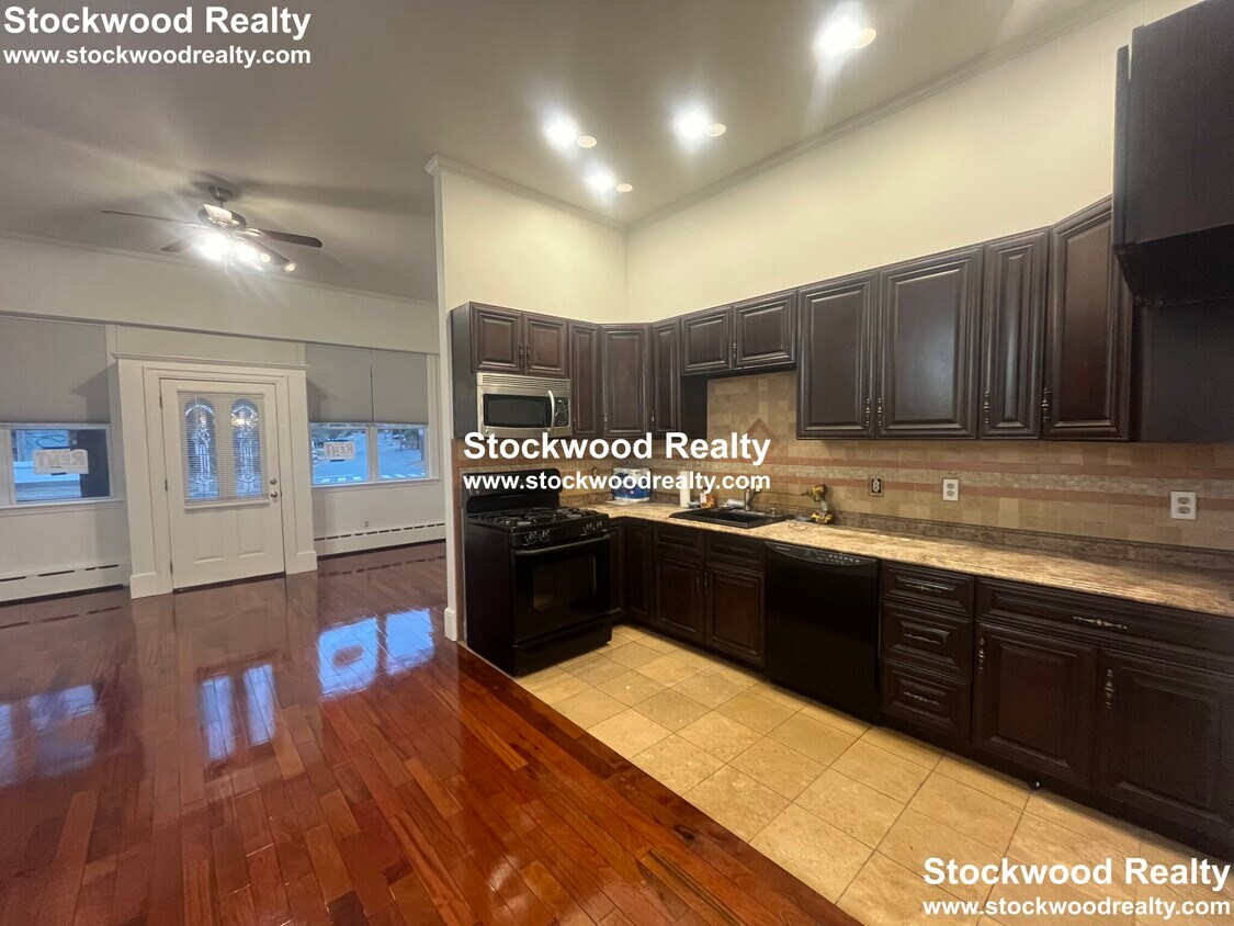 1120 Washington St Unit 1, Norwood, MA 02062 Condo for Rent in Norwood, MA