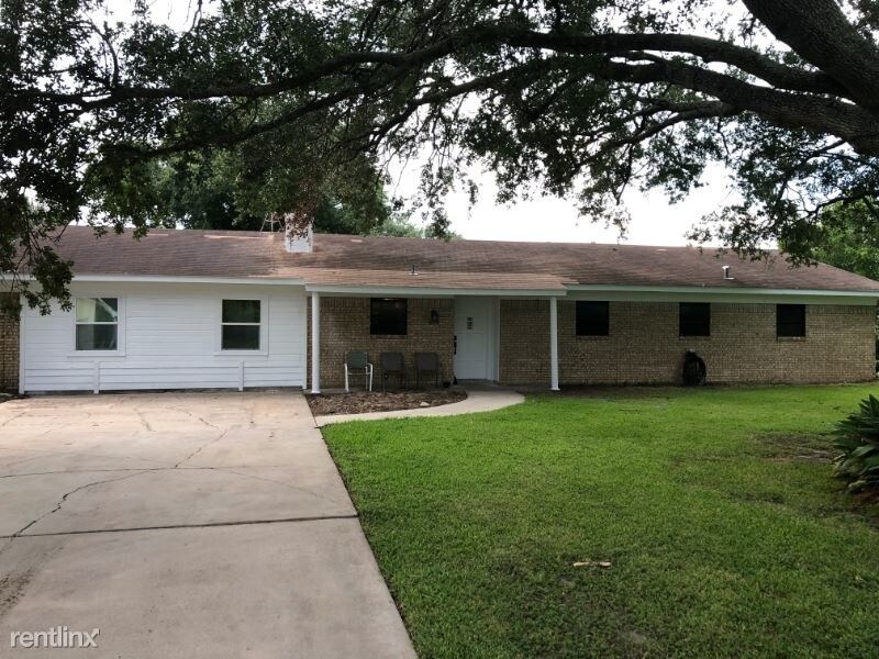 210 James St, Inez, TX 77968 House Rental in Inez, TX