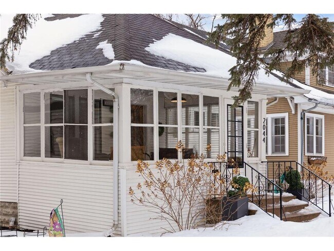 Building Photo - 2044 Portland Ave