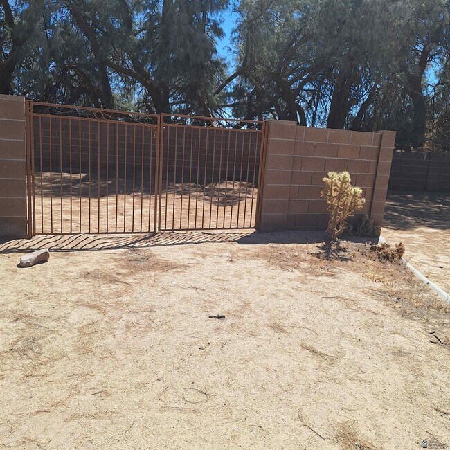 Foto del edificio - 2727 S Buffalo Ave