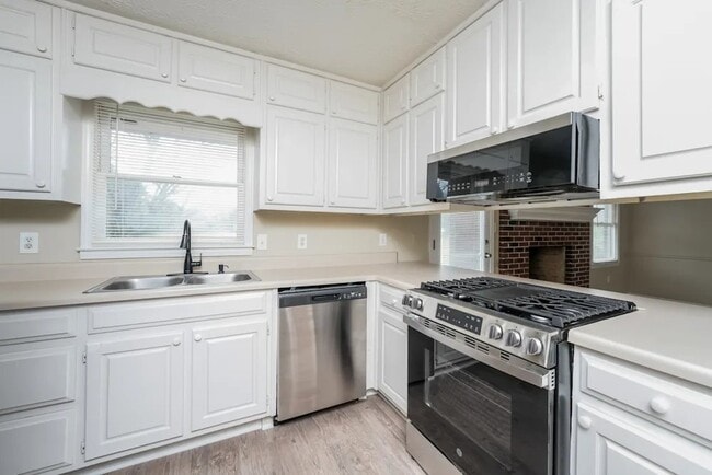 Building Photo - 344 Willowwind Dr