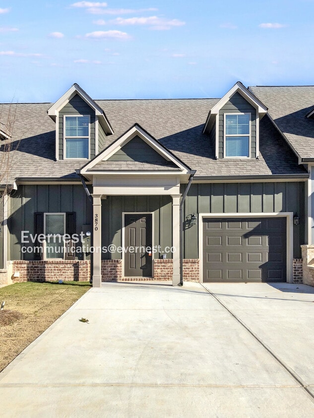 Primary Photo - 3870 Valley View Ct
