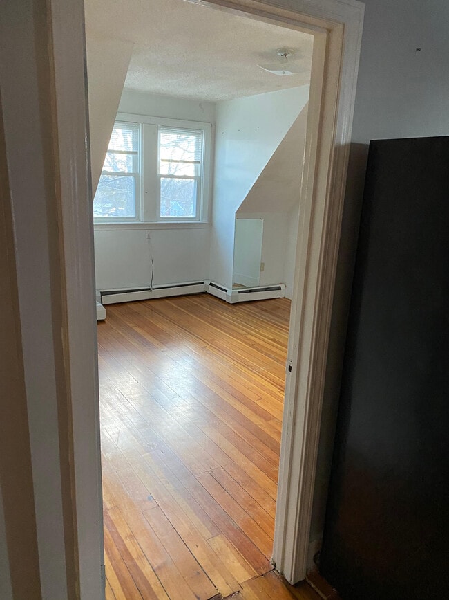Building Photo - 104 Olive Avenue
