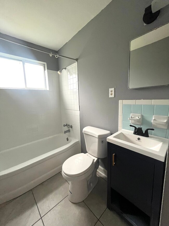 Foto del edificio - 3133-3135 Nathan Ave TP