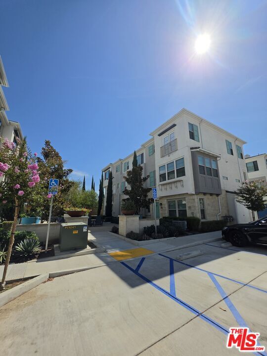 Building Photo - 306 S Derek Ln