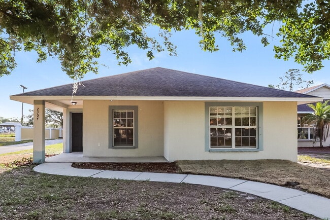 Building Photo - 2304 Pleasure Run Dr
