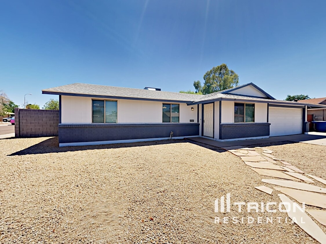 Primary Photo - 1507 W El Monte Pl